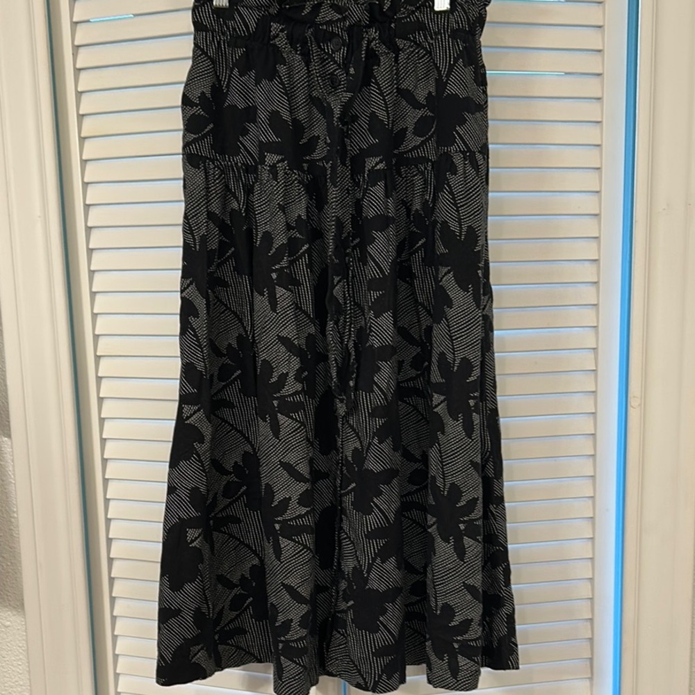 Universal Thread Black Smocked A-Line Midi Skirt
